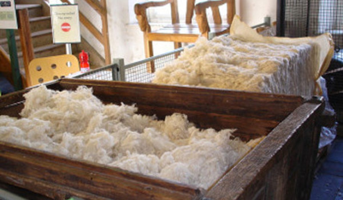 Dry Wool Scouring