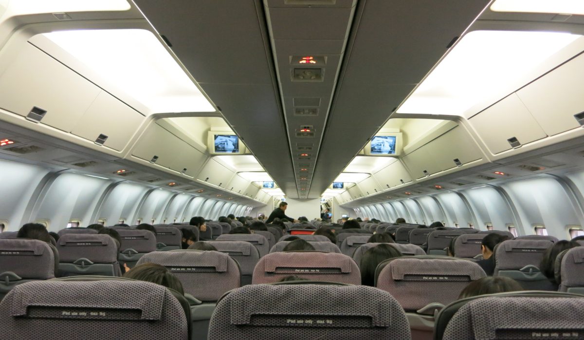 Airplane_cabin