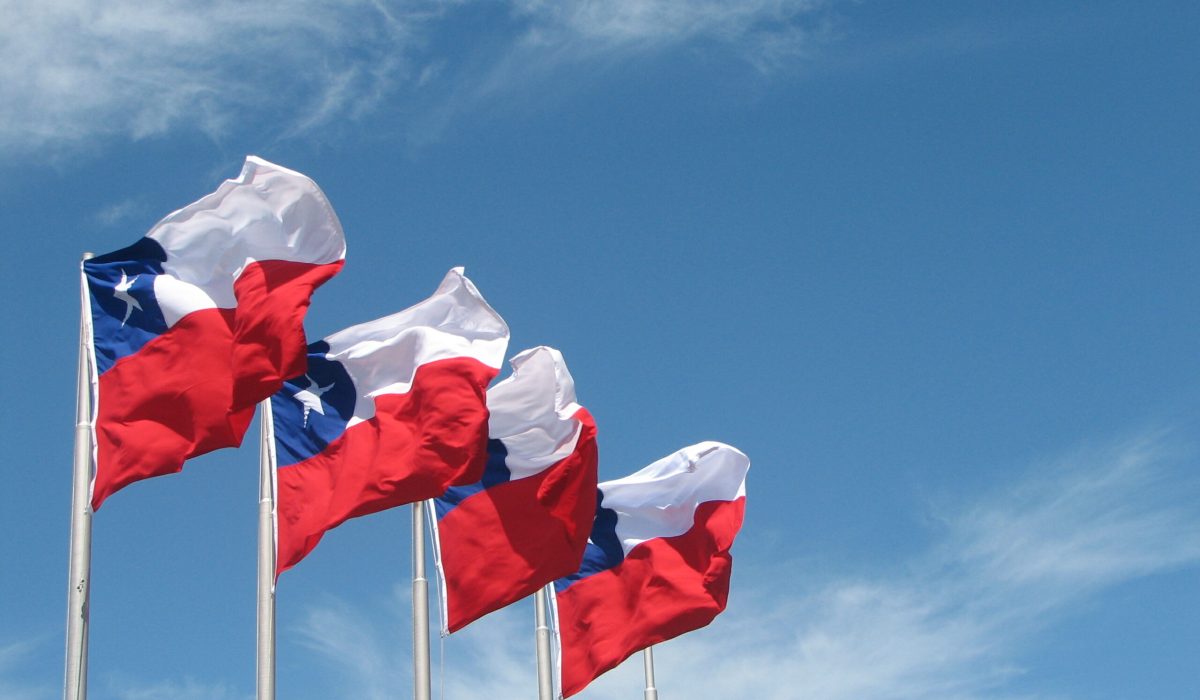 chile_flags_in_puerto_montt