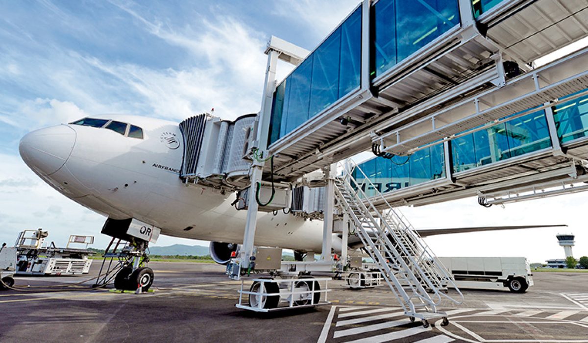 adelte_airport_passenger_boarding_bridge